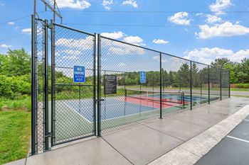 The pickleball court at Lilia Apartments in Lilydale, MN 55118